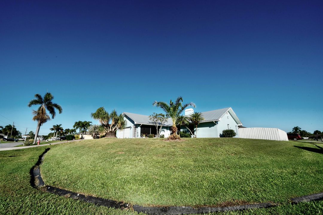 Active With Contract: $379,900 (3 beds, 2 baths, 1597 Square Feet)