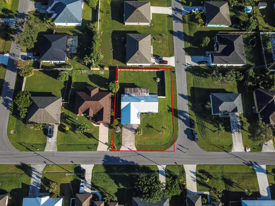 Active With Contract: $379,900 (3 beds, 2 baths, 1597 Square Feet)