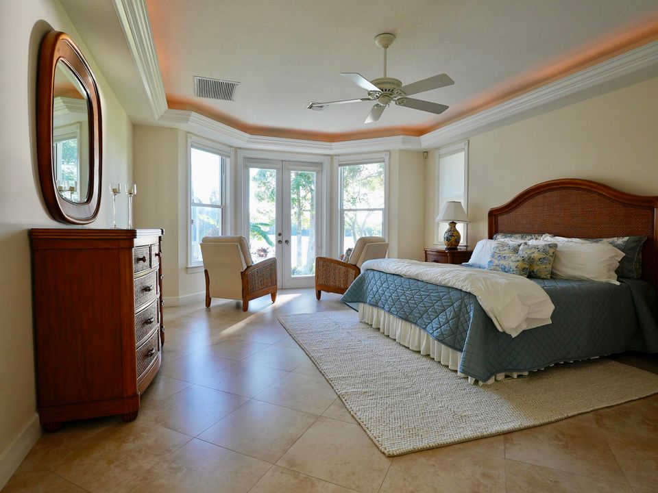 En Venta: $3,995,000 (5 camas, 4 baños, 3947 Pies cuadrados)