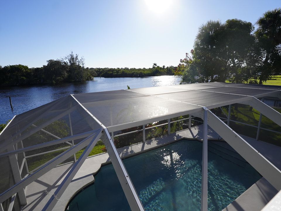 En Venta: $3,995,000 (5 camas, 4 baños, 3947 Pies cuadrados)