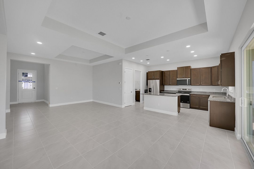 Activo con contrato: $3,200 (3 camas, 2 baños, 1700 Pies cuadrados)