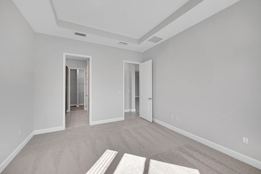 Activo con contrato: $3,200 (3 camas, 2 baños, 1700 Pies cuadrados)