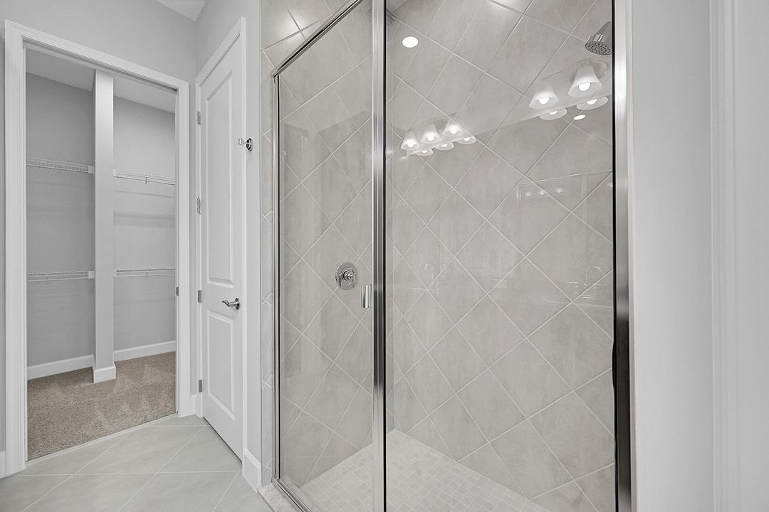 Activo con contrato: $3,200 (3 camas, 2 baños, 1700 Pies cuadrados)