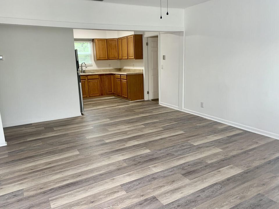 На продажу: $407,000 (3 спален, 1 ванн, 1138 Квадратных фут)