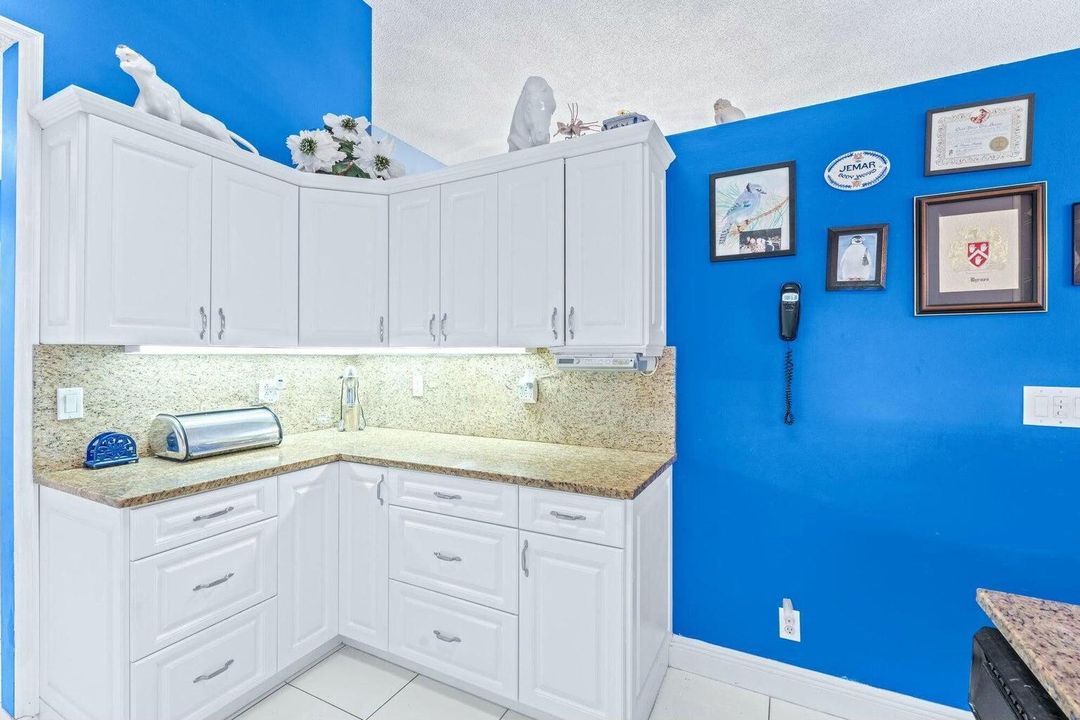 For Sale: $419,900 (3 beds, 2 baths, 2051 Square Feet)