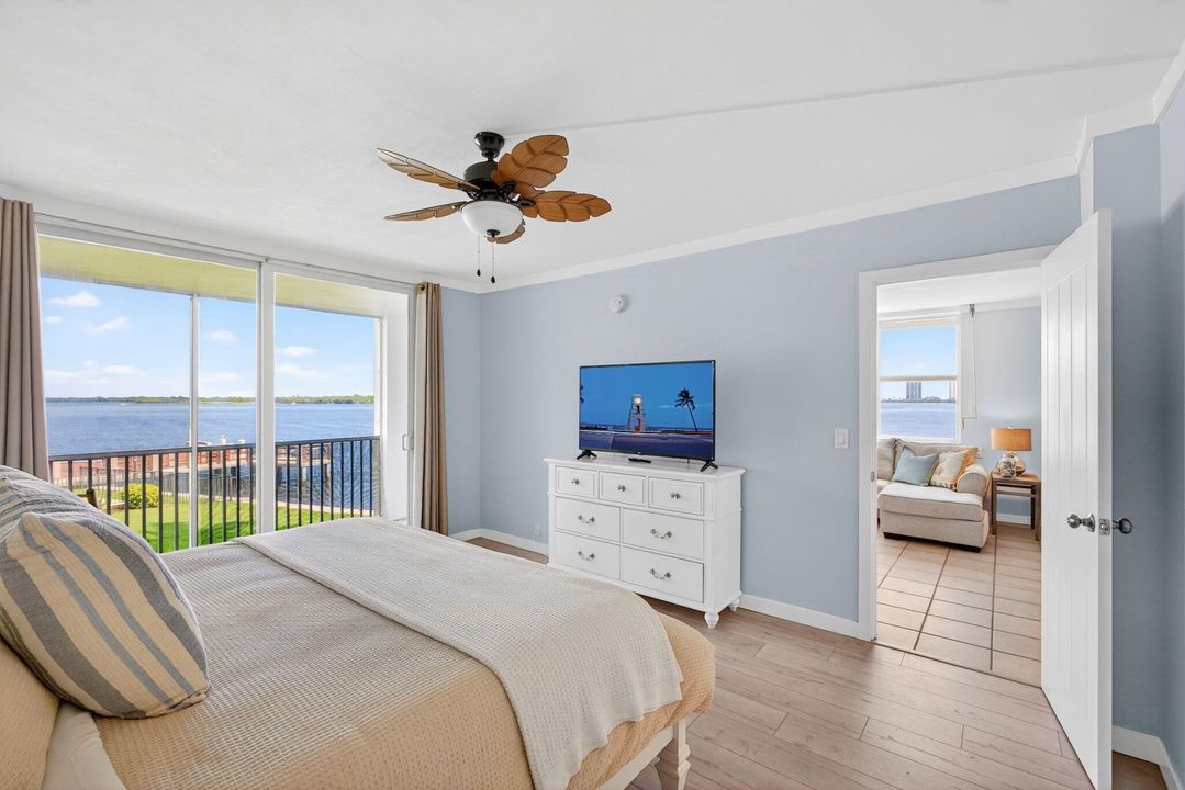 На продажу: $399,900 (2 спален, 2 ванн, 1261 Квадратных фут)