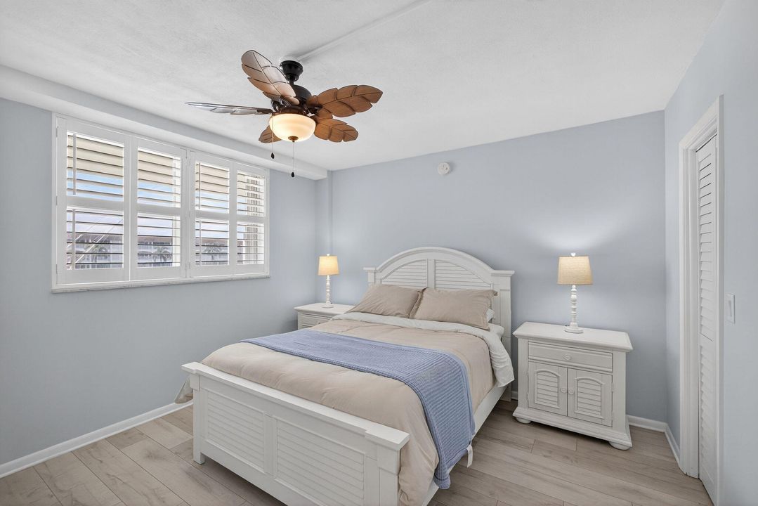 На продажу: $399,900 (2 спален, 2 ванн, 1261 Квадратных фут)