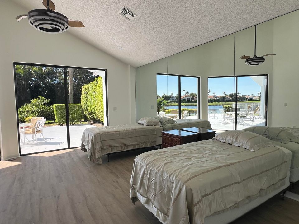 合同活跃: $729,900 (3 贝兹, 2 浴室, 2870 平方英尺)