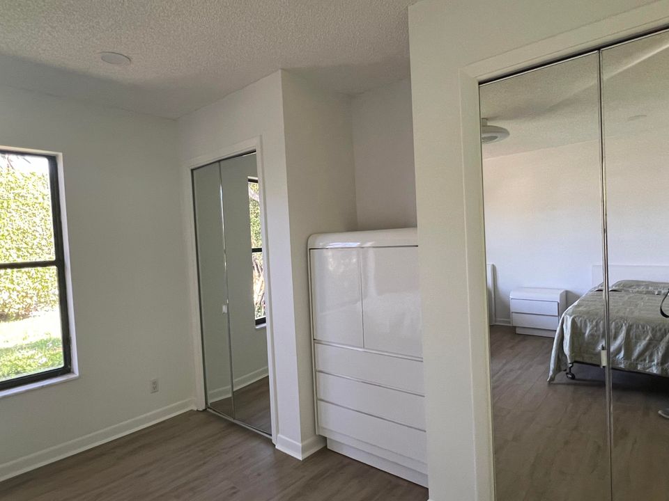 合同活跃: $729,900 (3 贝兹, 2 浴室, 2870 平方英尺)