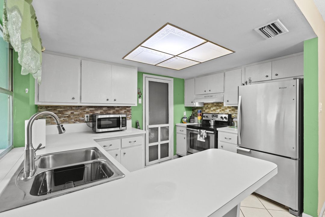 Под контрактом: $259,900 (2 спален, 1 ванн, 861 Квадратных фут)