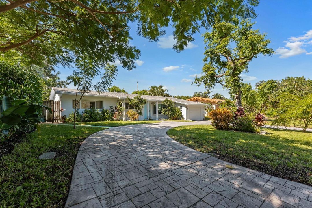 Active With Contract: $688,000 (3 beds, 2 baths, 1620 Square Feet)