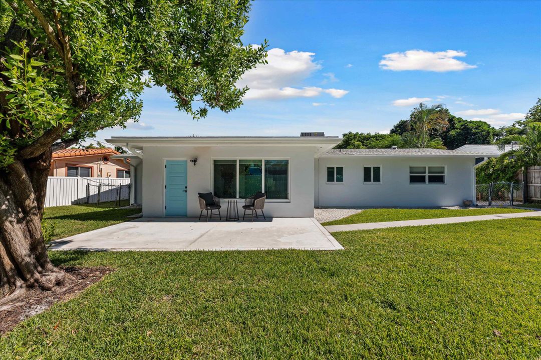 Active With Contract: $688,000 (3 beds, 2 baths, 1620 Square Feet)