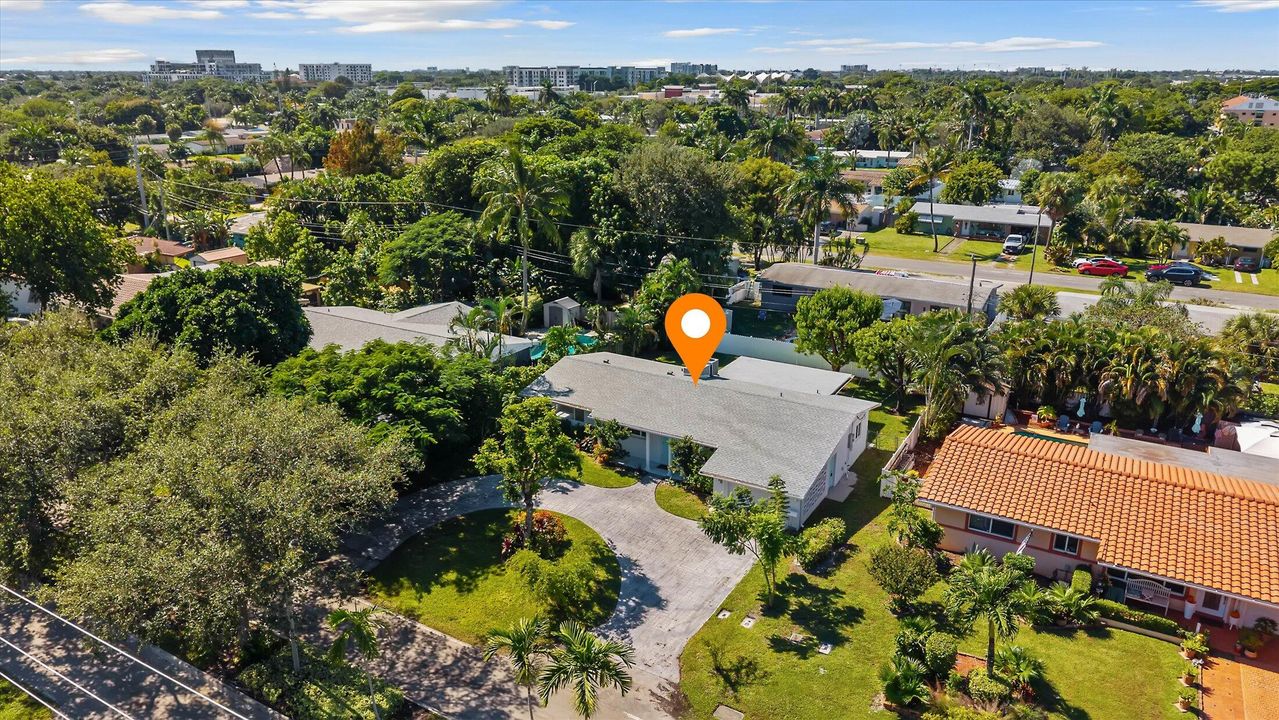 Active With Contract: $688,000 (3 beds, 2 baths, 1620 Square Feet)