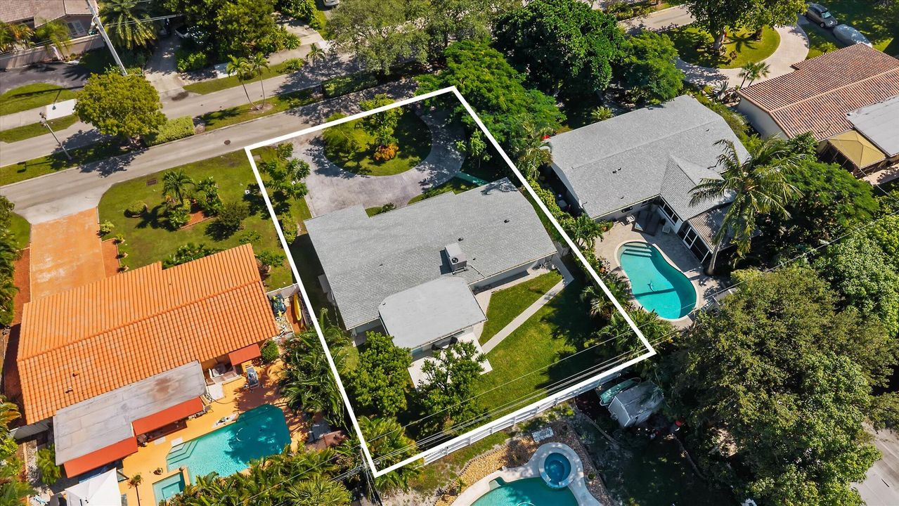 Active With Contract: $688,000 (3 beds, 2 baths, 1620 Square Feet)