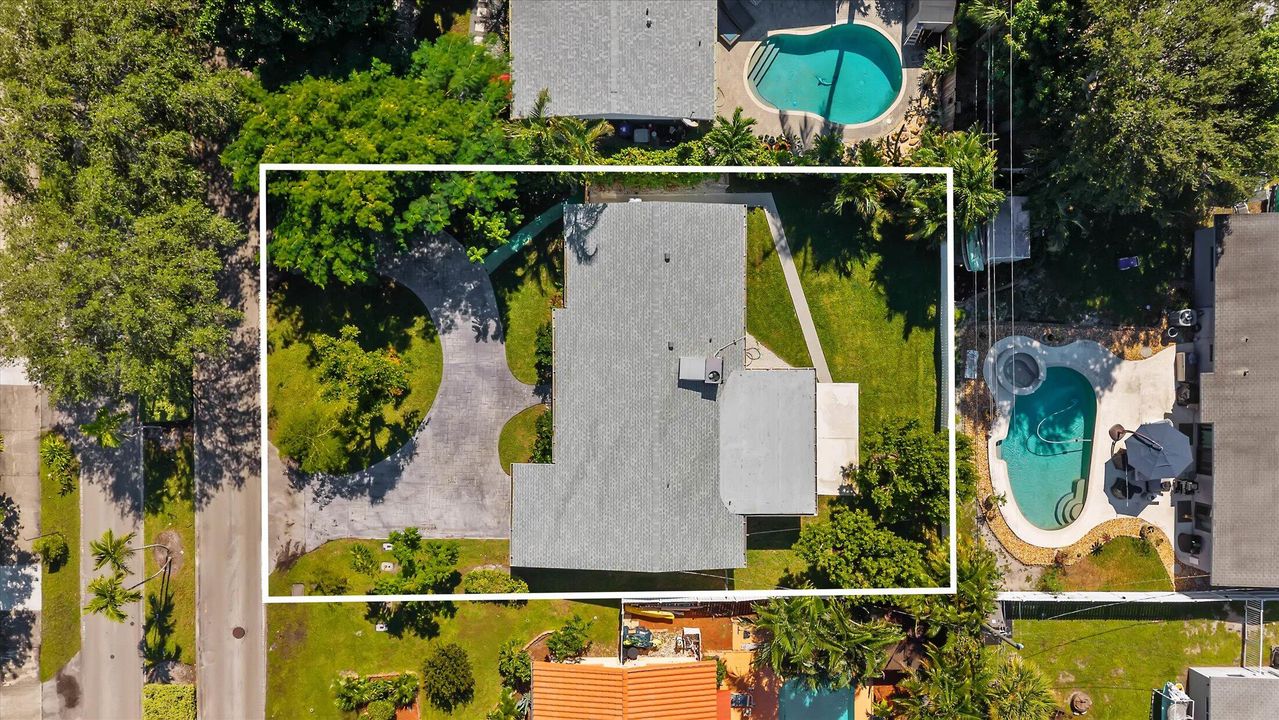 Active With Contract: $688,000 (3 beds, 2 baths, 1620 Square Feet)