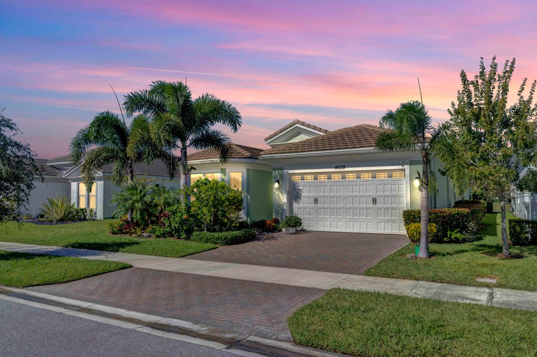 For Sale: $614,990 (3 beds, 2 baths, 2280 Square Feet)