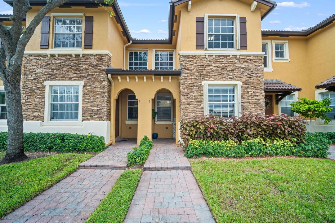 На продажу: $420,000 (3 спален, 2 ванн, 1325 Квадратных фут)