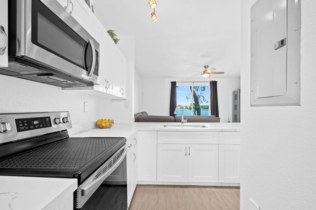 На продажу: $420,000 (3 спален, 2 ванн, 1325 Квадратных фут)