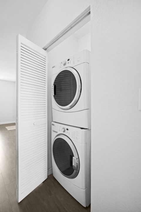 На продажу: $420,000 (3 спален, 2 ванн, 1325 Квадратных фут)