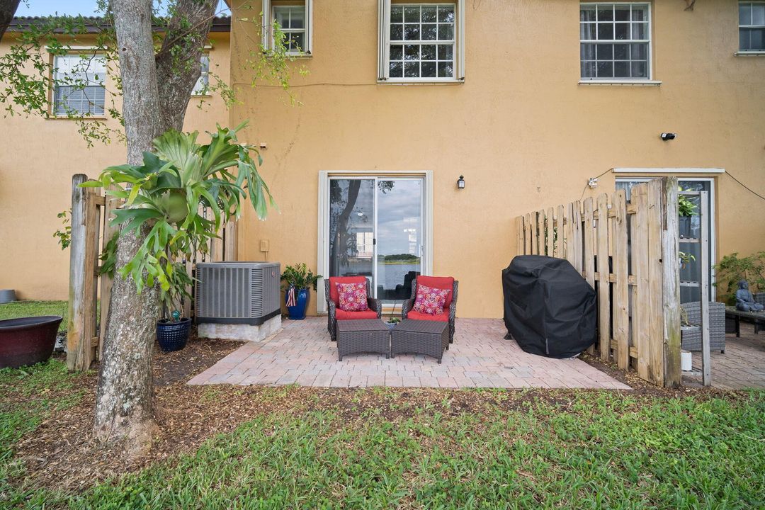 На продажу: $420,000 (3 спален, 2 ванн, 1325 Квадратных фут)