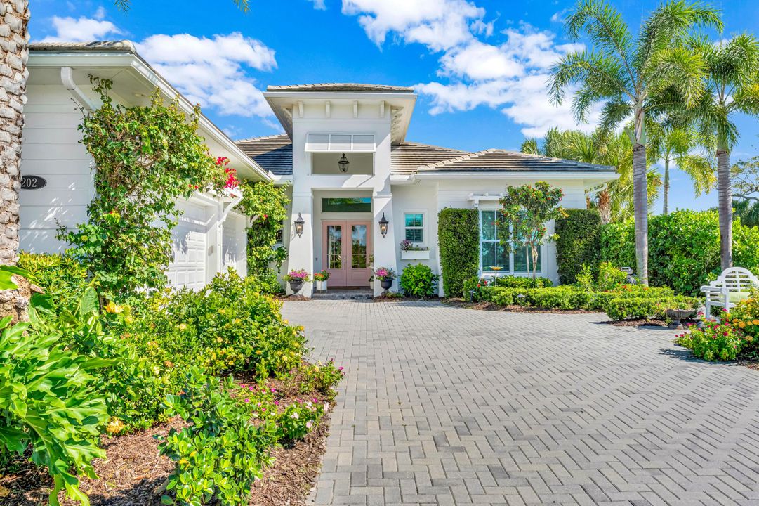 For Sale: $2,195,000 (4 beds, 4 baths, 3524 Square Feet)