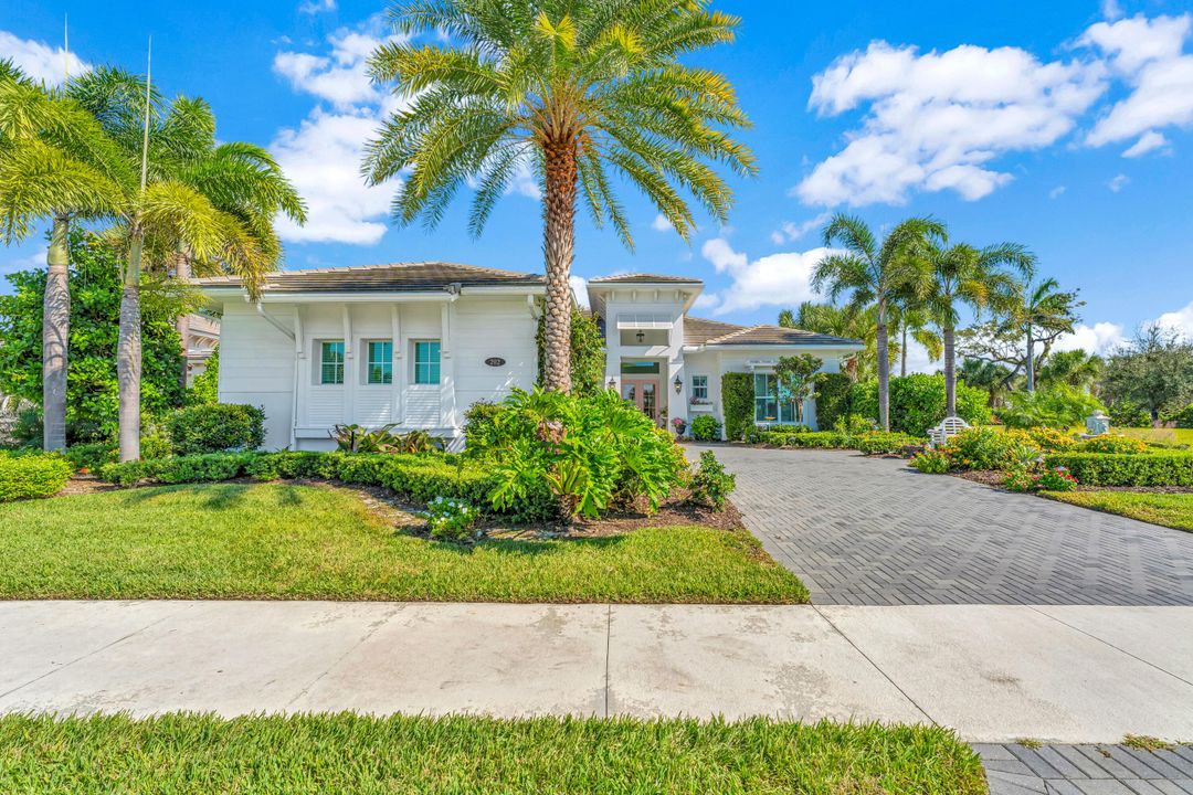 For Sale: $2,195,000 (4 beds, 4 baths, 3524 Square Feet)