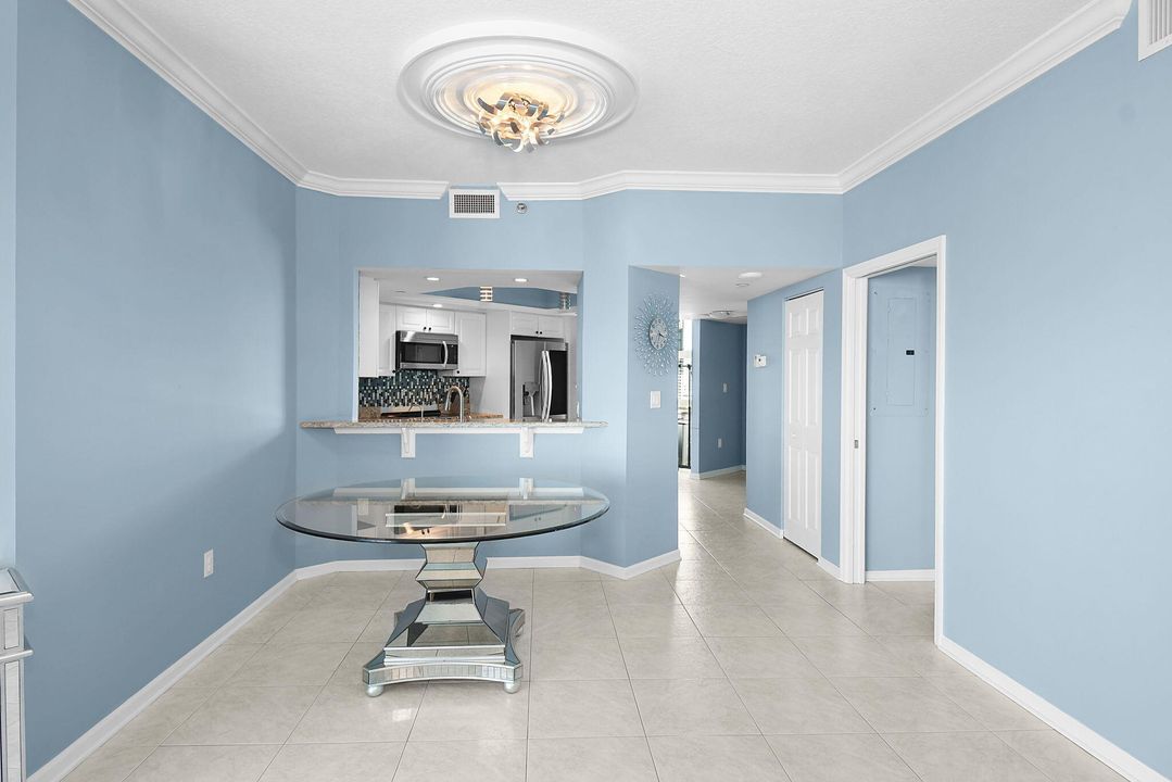 На продажу: $620,000 (2 спален, 2 ванн, 1228 Квадратных фут)