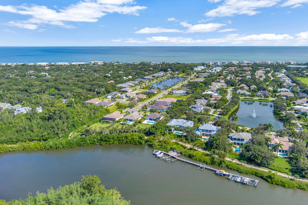 For Sale: $2,195,000 (4 beds, 4 baths, 3524 Square Feet)