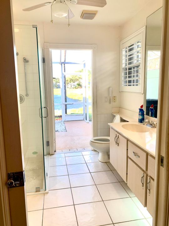 合同活跃: $339,000 (2 贝兹, 2 浴室, 1385 平方英尺)