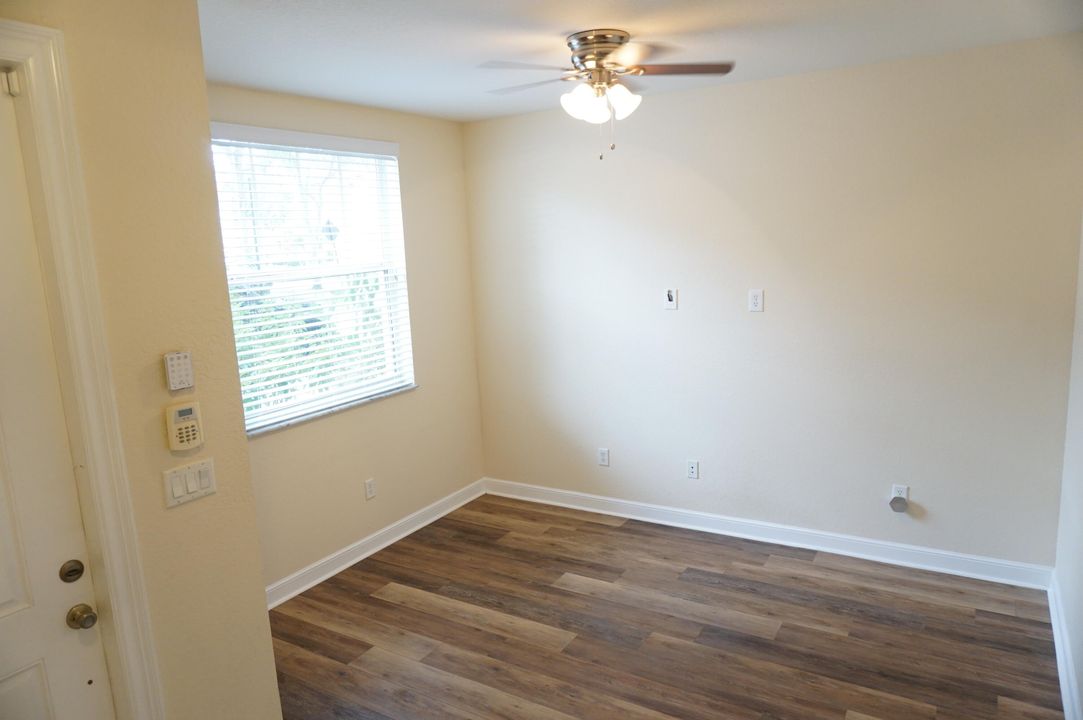 Activo con contrato: $2,450 (2 camas, 2 baños, 1448 Pies cuadrados)