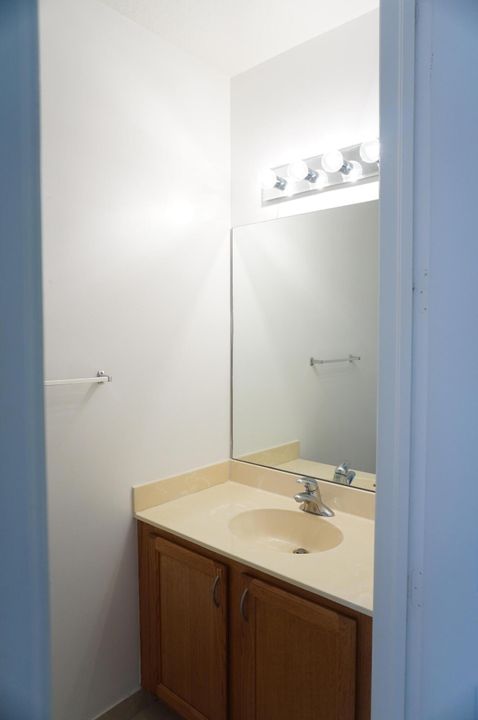 Activo con contrato: $2,450 (2 camas, 2 baños, 1448 Pies cuadrados)