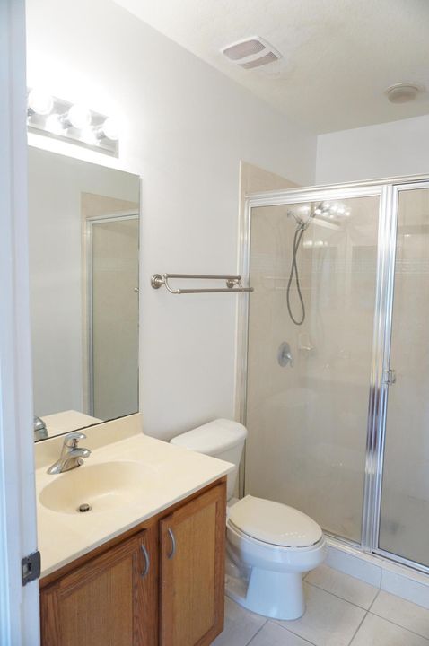 Activo con contrato: $2,450 (2 camas, 2 baños, 1448 Pies cuadrados)