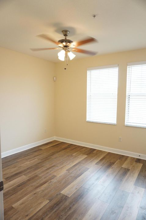 Activo con contrato: $2,450 (2 camas, 2 baños, 1448 Pies cuadrados)