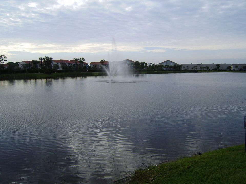 Activo con contrato: $2,450 (2 camas, 2 baños, 1448 Pies cuadrados)