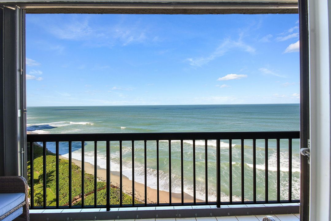 На продажу: $620,000 (2 спален, 2 ванн, 1228 Квадратных фут)