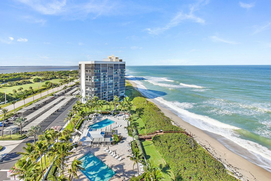 На продажу: $620,000 (2 спален, 2 ванн, 1228 Квадратных фут)