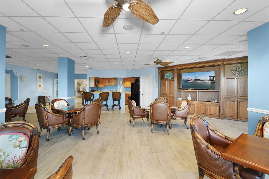 На продажу: $620,000 (2 спален, 2 ванн, 1228 Квадратных фут)