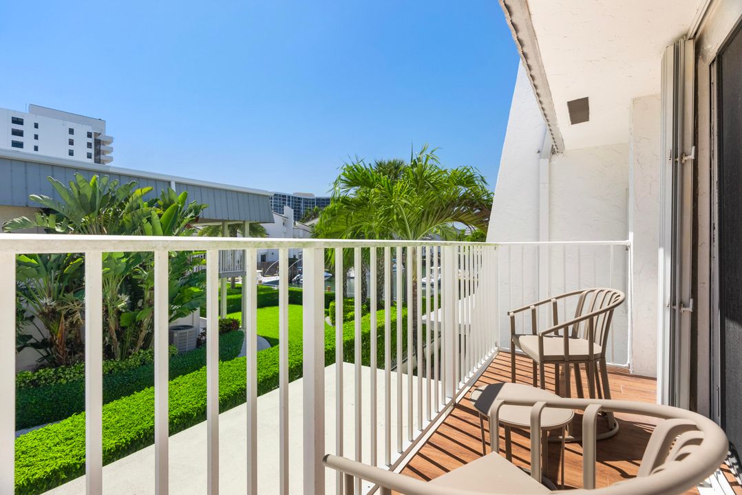 For Sale: $938,000 (2 beds, 2 baths, 1600 Square Feet)