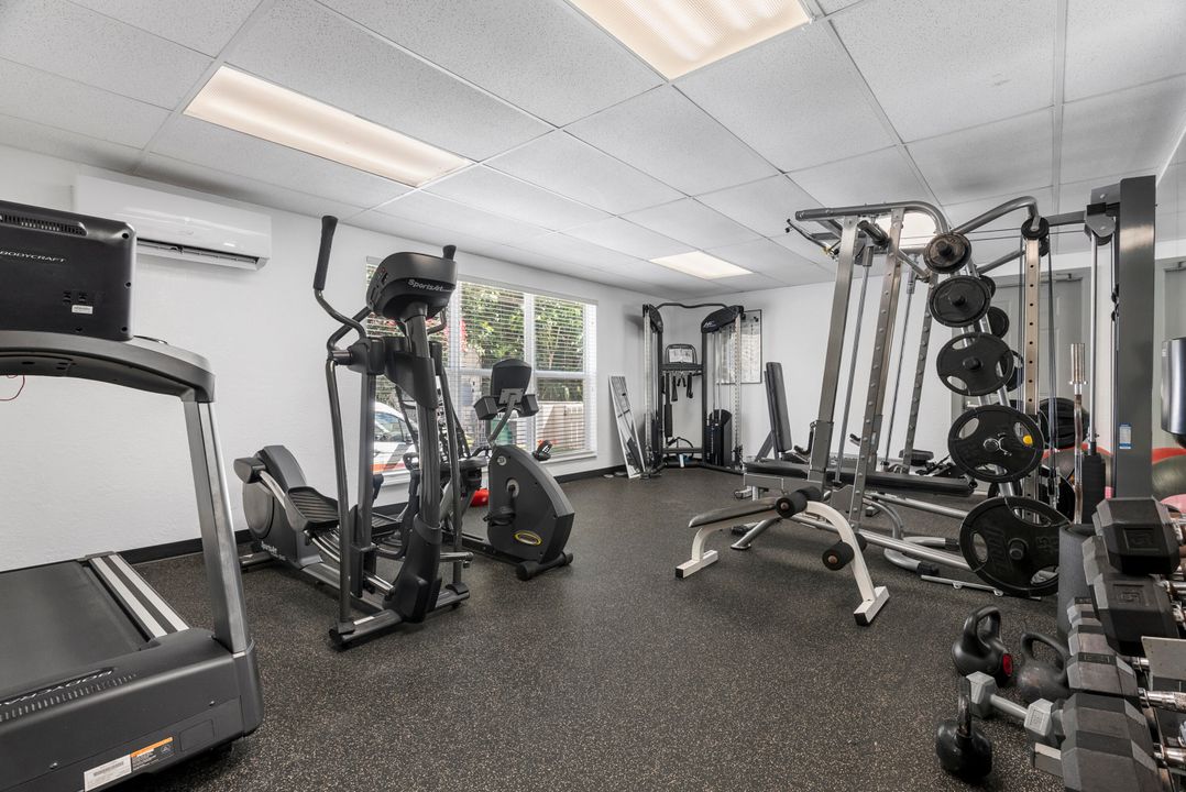 For Sale: $938,000 (2 beds, 2 baths, 1600 Square Feet)