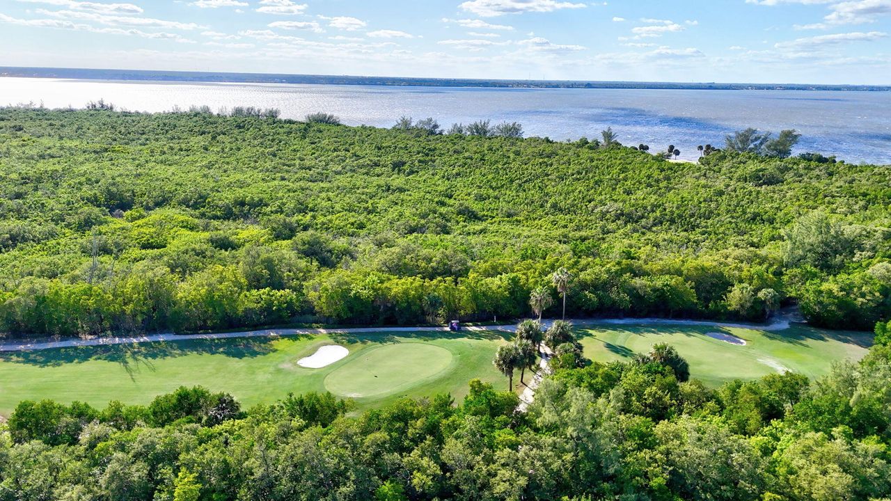 На продажу: $620,000 (2 спален, 2 ванн, 1228 Квадратных фут)