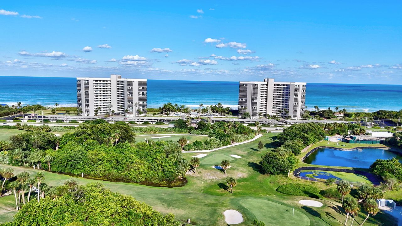 На продажу: $620,000 (2 спален, 2 ванн, 1228 Квадратных фут)