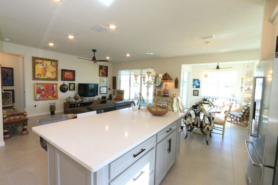 На продажу: $478,900 (2 спален, 2 ванн, 1827 Квадратных фут)