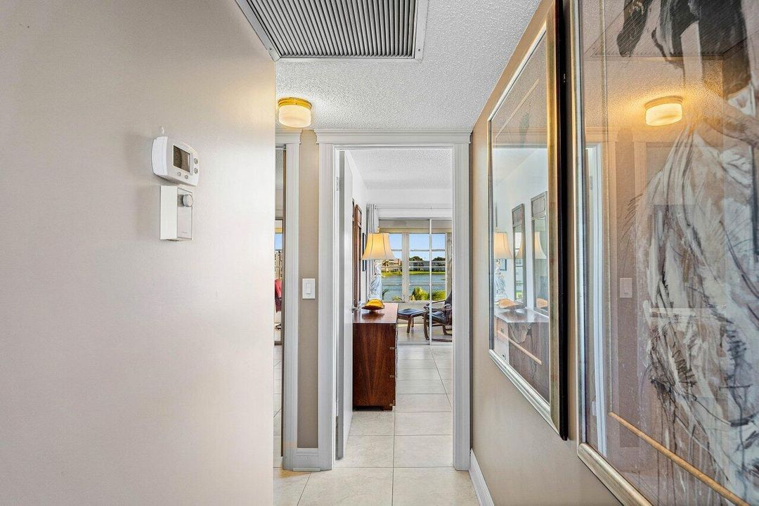 En Venta: $249,999 (2 camas, 2 baños, 1062 Pies cuadrados)