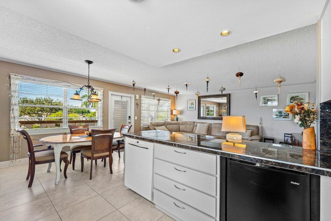 En Venta: $249,999 (2 camas, 2 baños, 1062 Pies cuadrados)