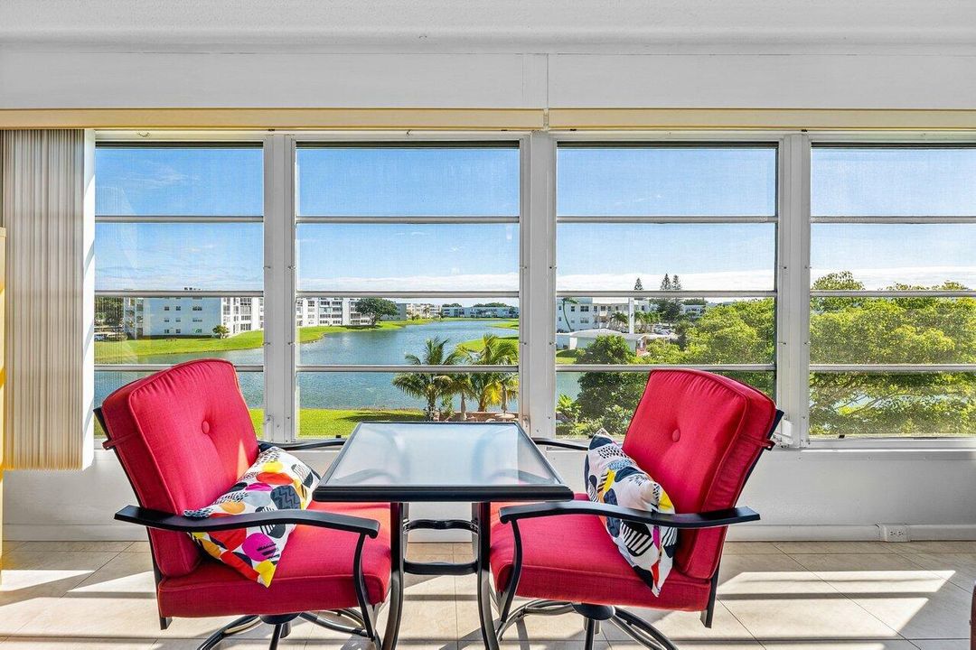 En Venta: $249,999 (2 camas, 2 baños, 1062 Pies cuadrados)