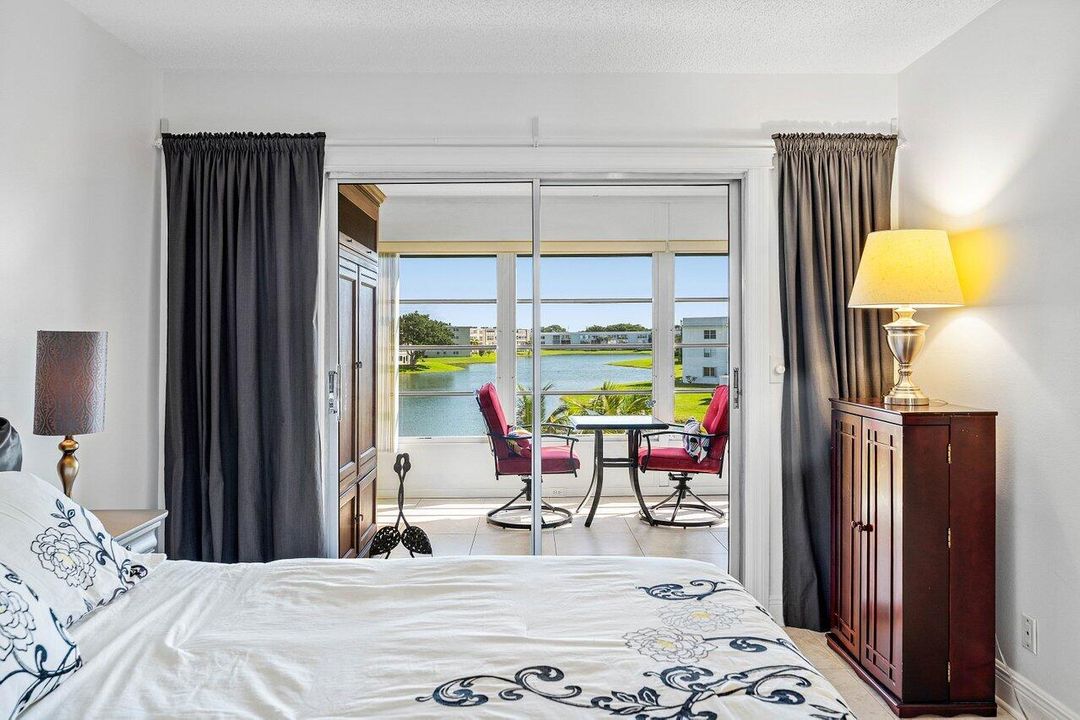 En Venta: $249,999 (2 camas, 2 baños, 1062 Pies cuadrados)