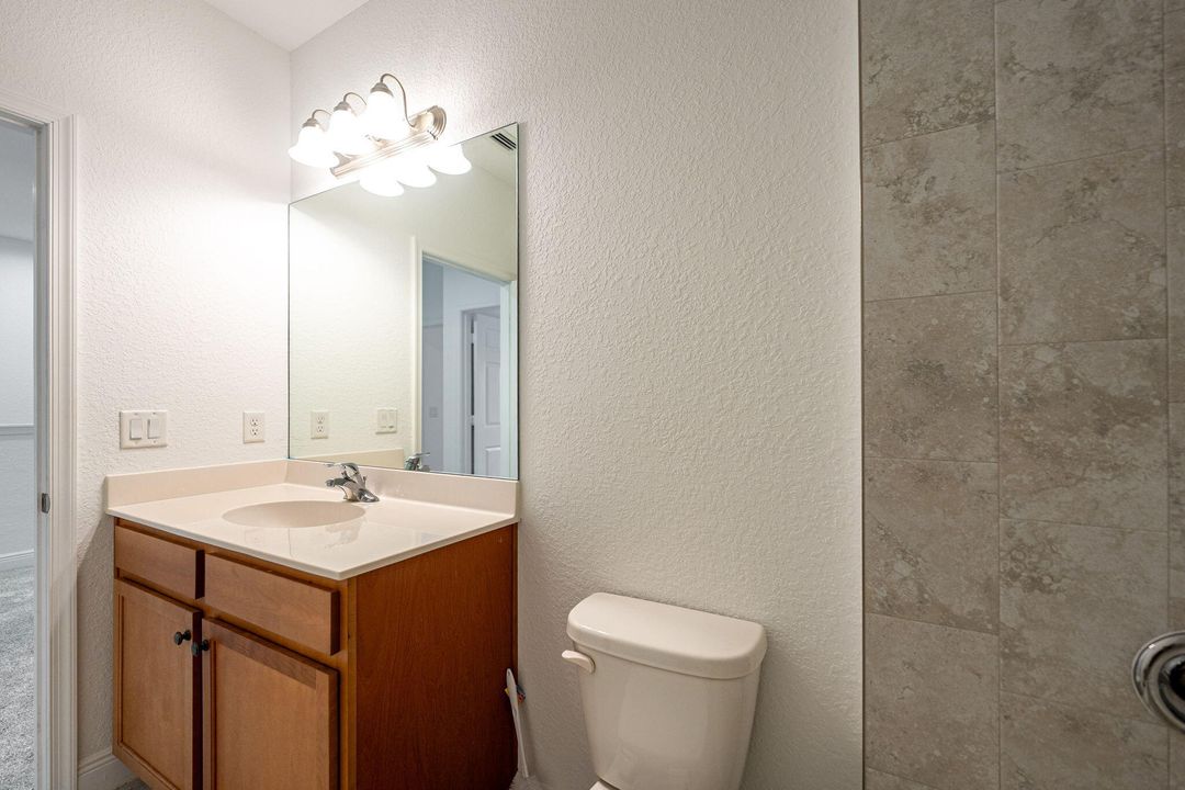 На продажу: $299,900 (3 спален, 2 ванн, 1687 Квадратных фут)