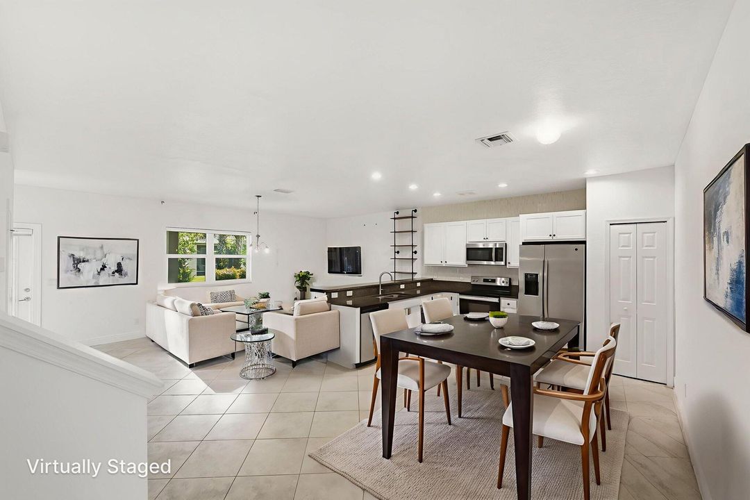 На продажу: $299,900 (3 спален, 2 ванн, 1687 Квадратных фут)