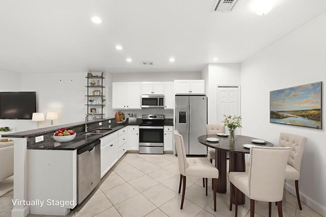 На продажу: $299,900 (3 спален, 2 ванн, 1687 Квадратных фут)