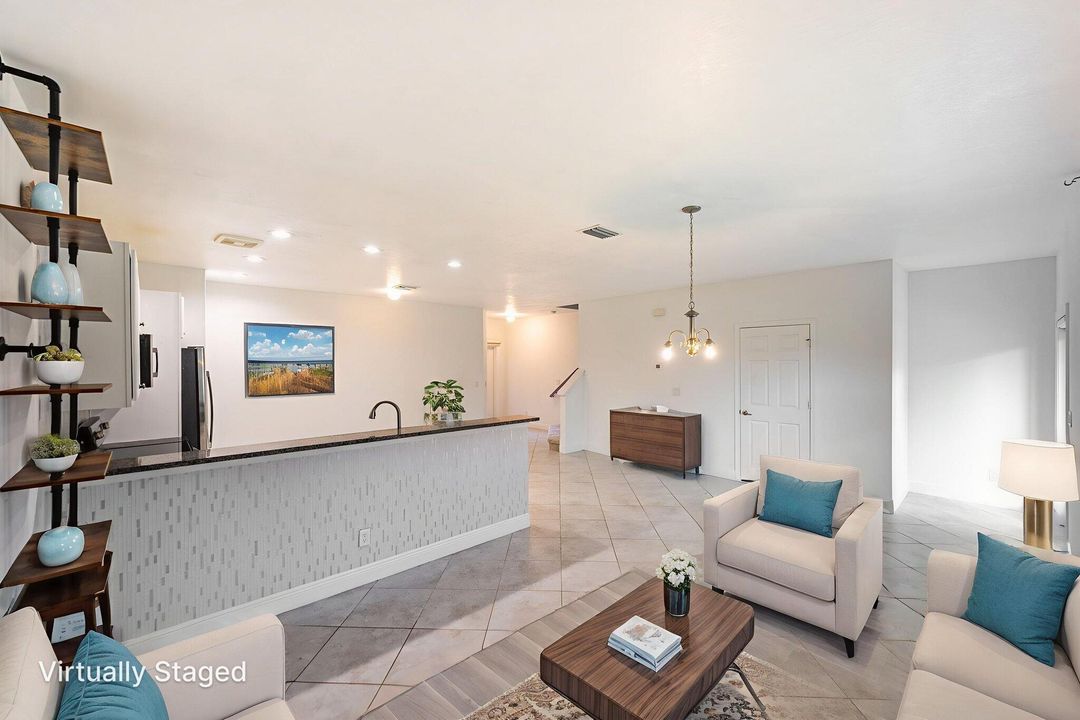 На продажу: $299,900 (3 спален, 2 ванн, 1687 Квадратных фут)